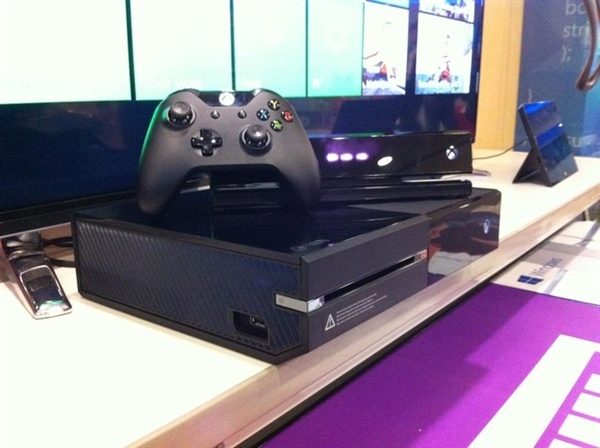 01386747841.jpg Xbox One亮相台湾 将搭中文语音命令