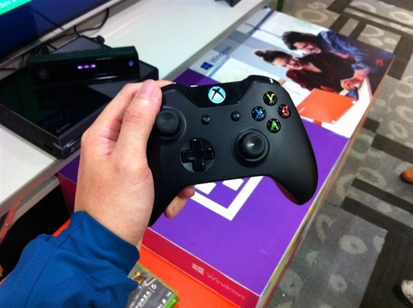 11386747842.jpg Xbox One亮相台湾 将搭中文语音命令